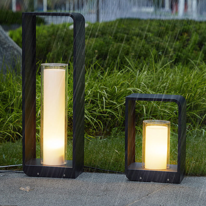 Moderne LED-Gartenlampe mit warmem Licht