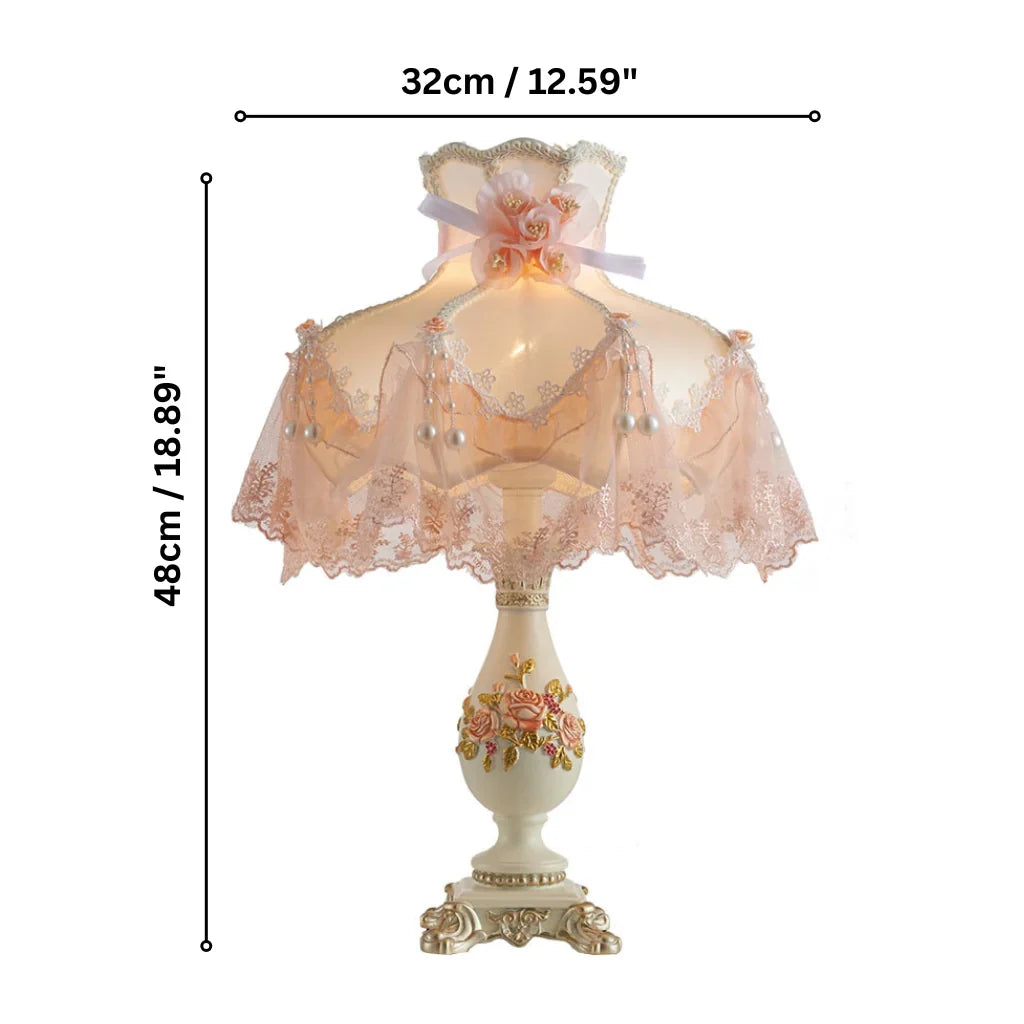 Romantische Tischlampe mit Stoffschirm und Perlen