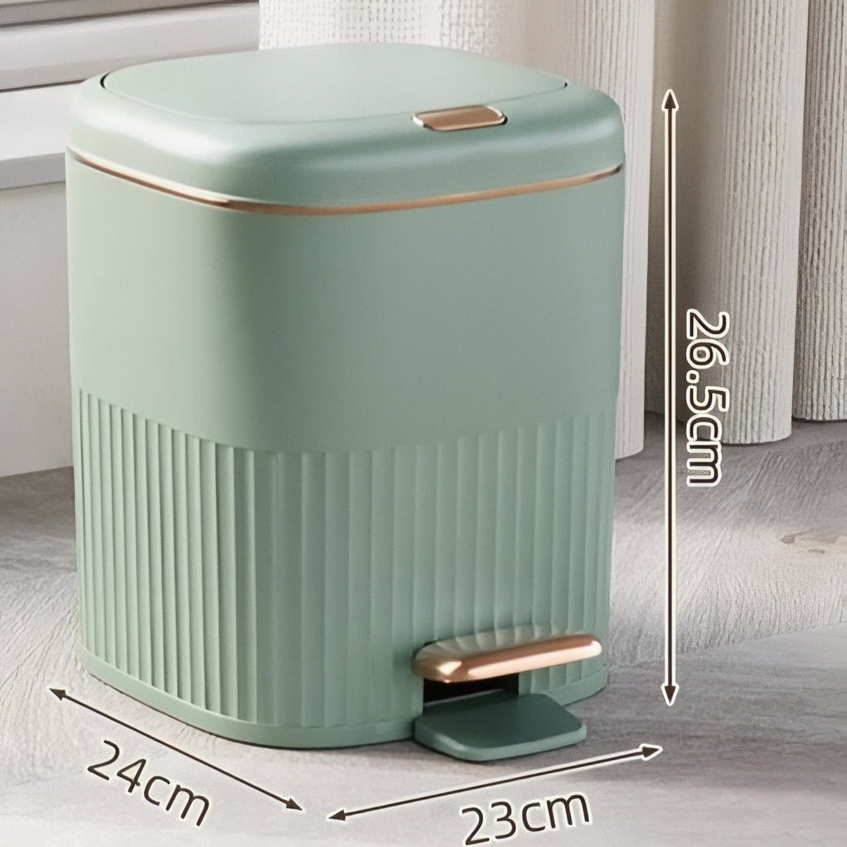 Eleganter Treteimer mit hygienischem Deckel