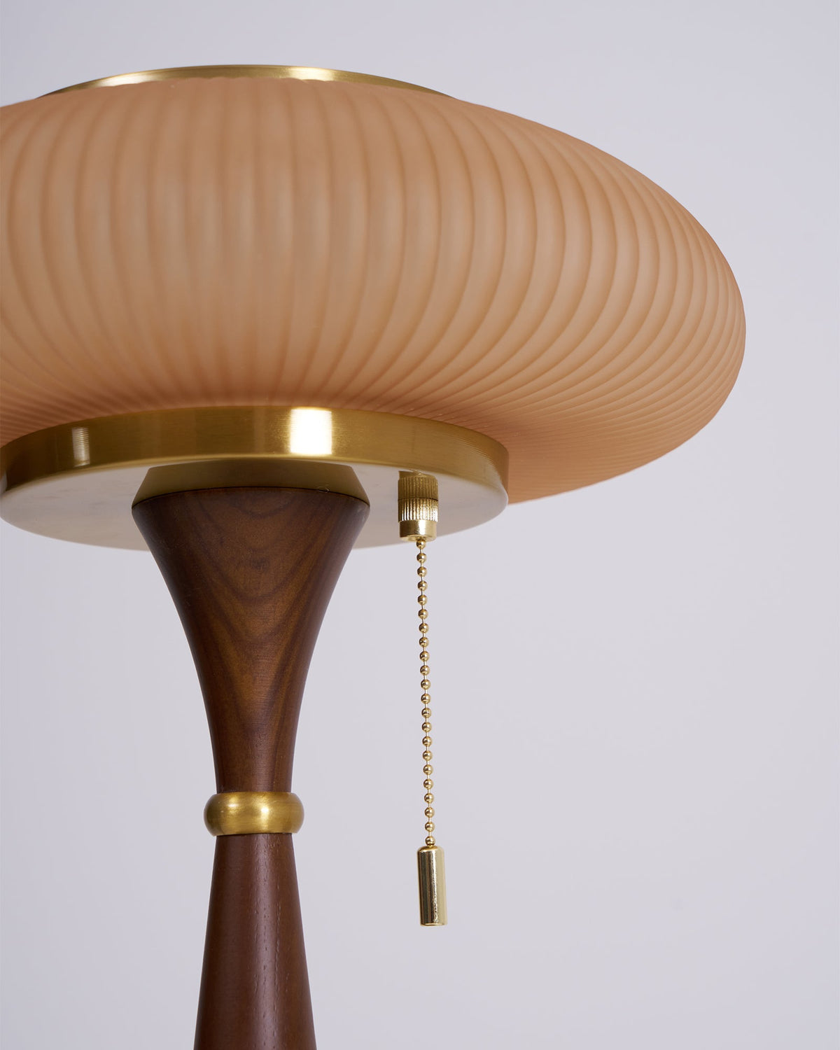 Vintage-Tischleuchte mit Pilzschirm aus Glas