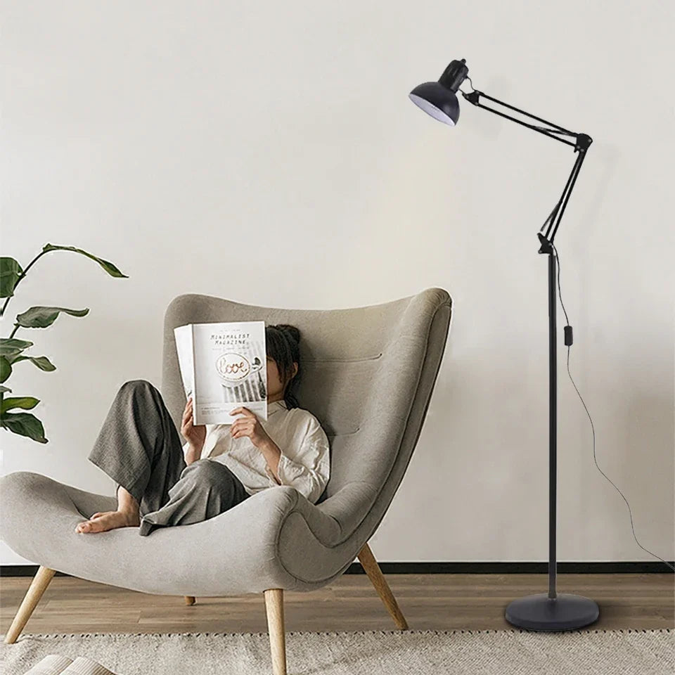 Verstellbare LED-Stehlampe mit Dimmbarer RGB-Beleuchtung