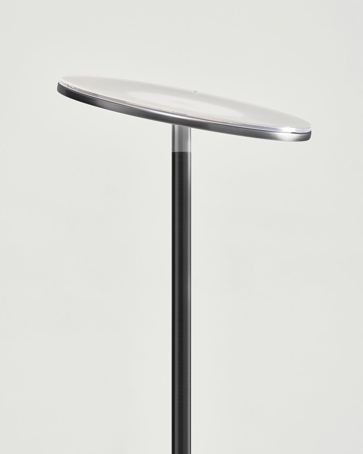 Moderne Dimmbare LED-Stehlampe mit Verstellbarem Kopf
