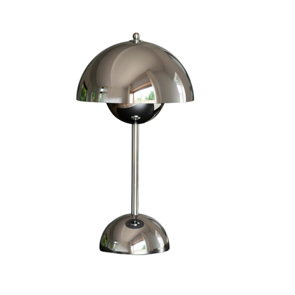 Dimmbare Designer-Tischleuchte aus Metall im Blüten-Design