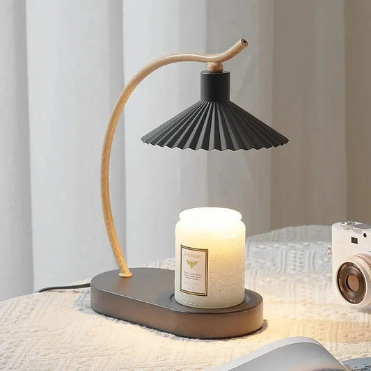 Minimalistische Kerzenwärmer-Lampe aus Holz mit Lampenschirm