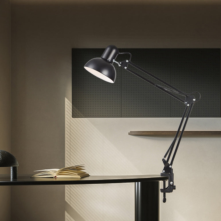 Minimalistische Tischlampe aus Eisen mit verstellbarer Halterung
