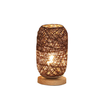 Skandinavische Tischlampe mit Rattan und Holzfuß