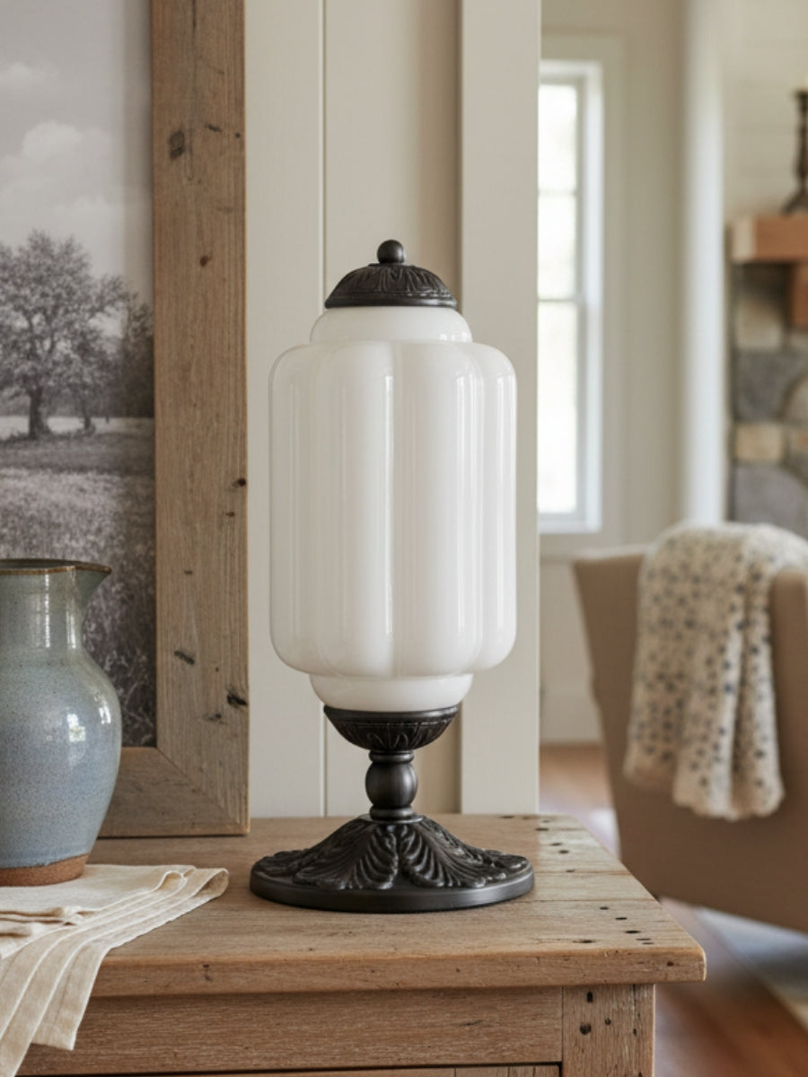 Vintage-Tischleuchte aus Glas mit Metallsockel