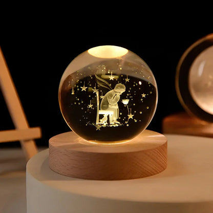 3D-Kristallkugel-Nachtlicht mit LED-Holzsockel