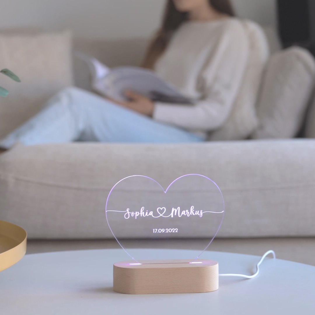 Personalisierte LED-Nachtlampe mit individueller Gravur