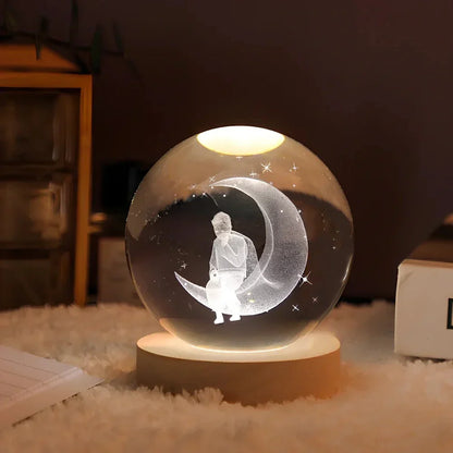 3D-Kristallkugel-Nachtlicht mit LED-Holzsockel