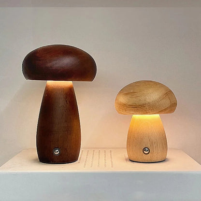 Pilz-Tischleuchte aus Holz mit Dimmfunktion