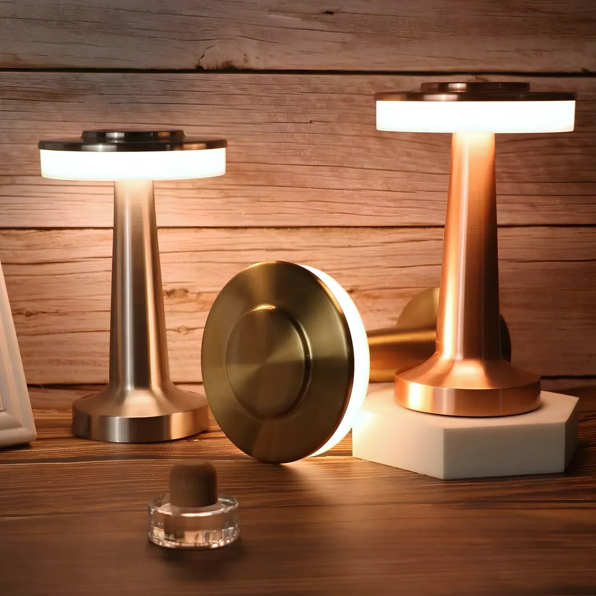 Kabellose LED-Tischleuchte mit Touch-Dimmfunktion