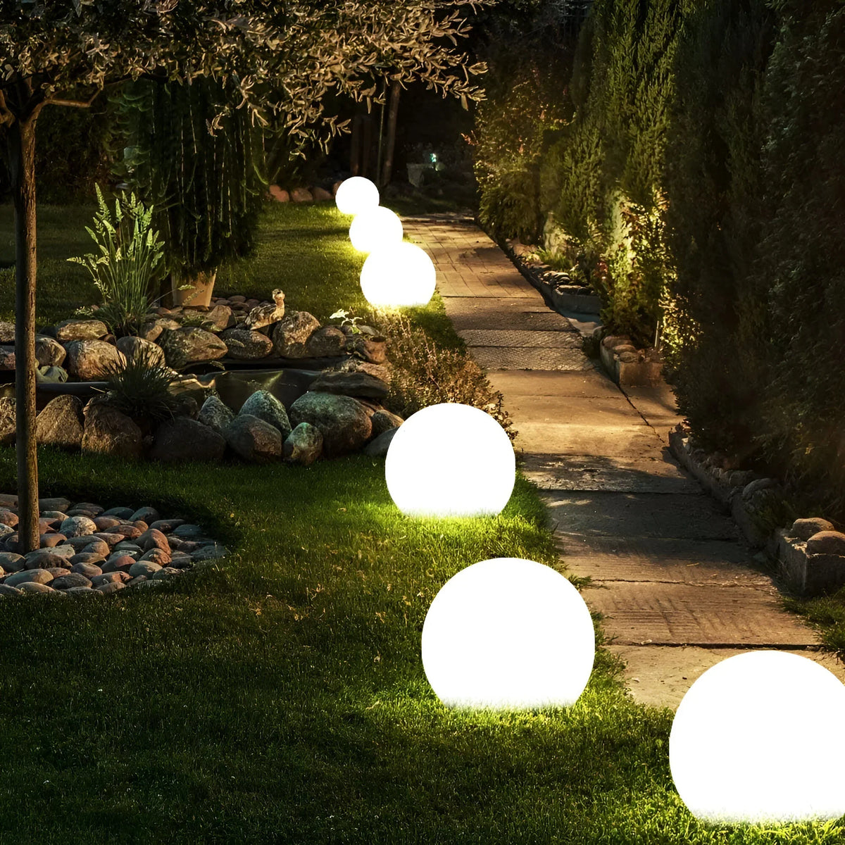 Drahtlose LED-Kugelleuchte mit Akkubetrieb