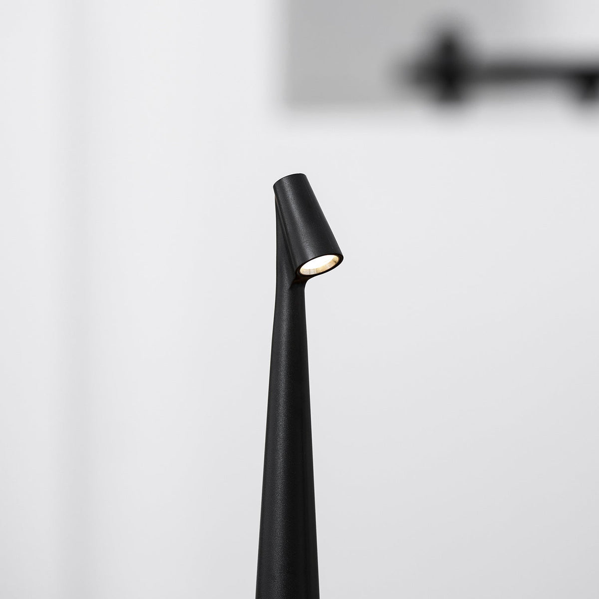 Wiederaufladbare Tischlampe Aluminium Dimmbar LED Touch Kegelförmiger Lampenschirm Modern 45 cm