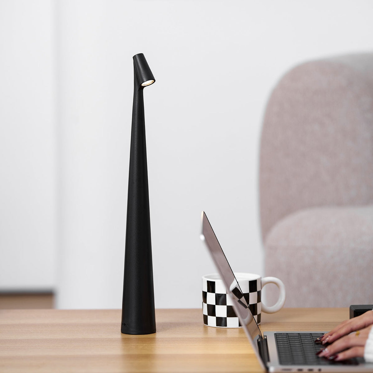 Wiederaufladbare Tischlampe Aluminium Dimmbar LED Touch Kegelförmiger Lampenschirm Modern 45 cm