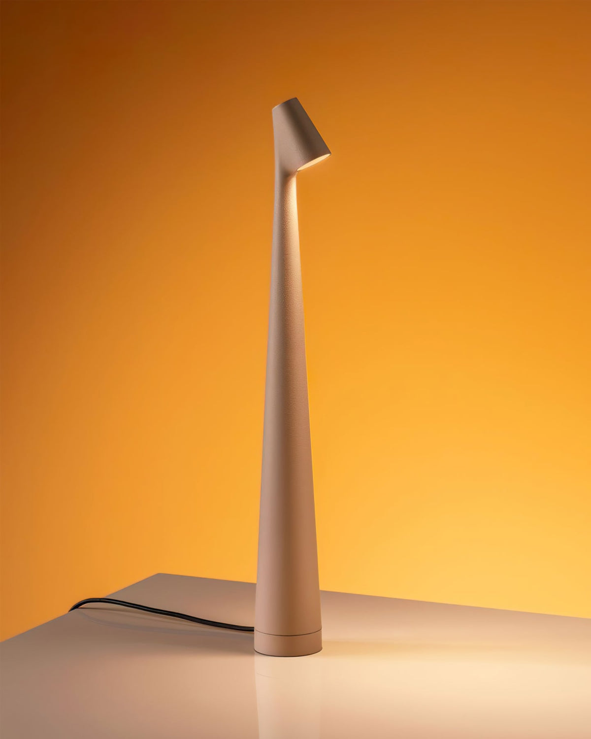 Wiederaufladbare Tischlampe Aluminium Dimmbar LED Touch Kegelförmiger Lampenschirm Modern 45 cm