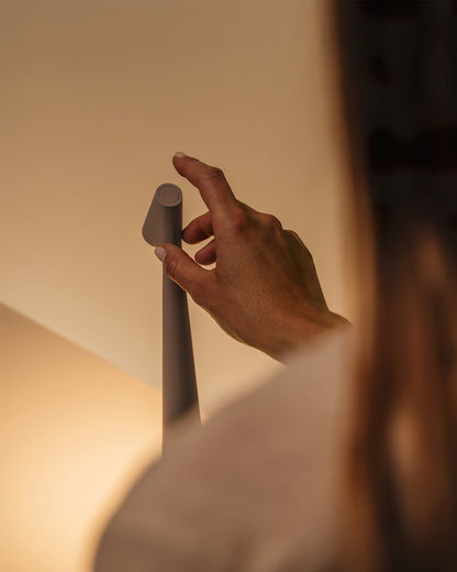 Wiederaufladbare Tischlampe Aluminium Dimmbar LED Touch Kegelförmiger Lampenschirm Modern 45 cm