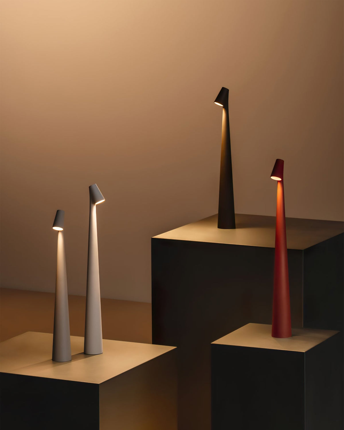 Wiederaufladbare Tischlampe Aluminium Dimmbar LED Touch Kegelförmiger Lampenschirm Modern 45 cm