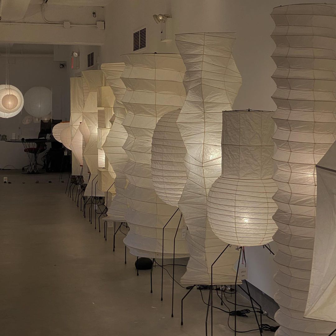 Japanse Washi Stehlampe mit Schwarzem Eisenrahmen