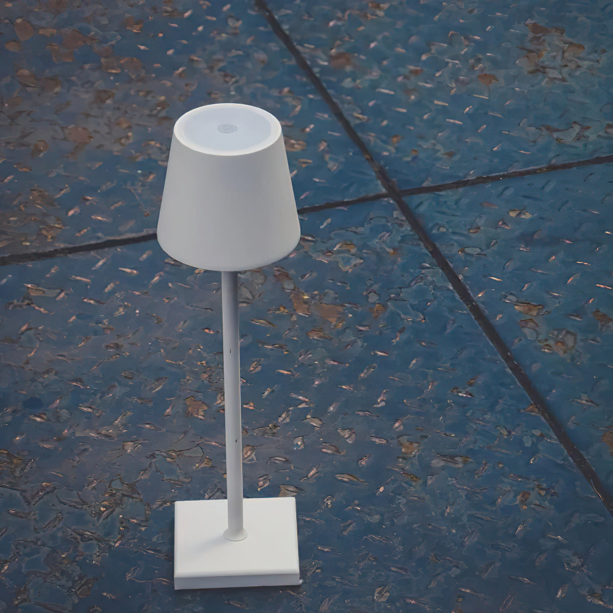 Kabellose LED-Tischleuchte mit Touch-Dimmfunktion