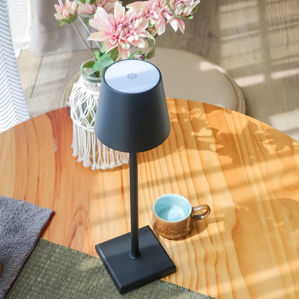 Kabellose LED-Tischleuchte mit Touch-Dimmfunktion