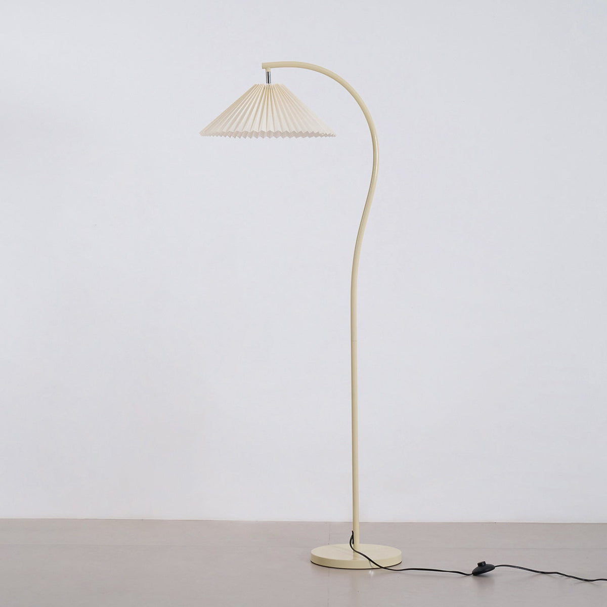 Moderne Stehlampe mit Plissiertem Stoffschirm 155 cm