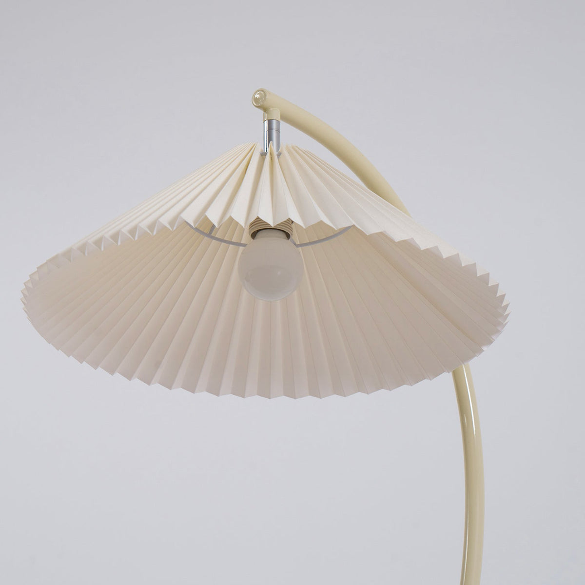 Moderne Stehlampe mit Plissiertem Stoffschirm 155 cm