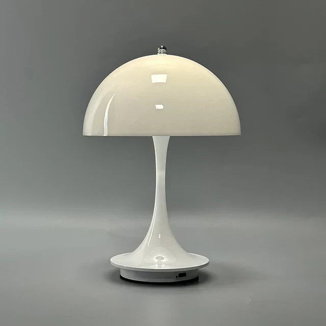 Drahtlose LED-Tischleuchte mit Akku und skandinavischem Design
