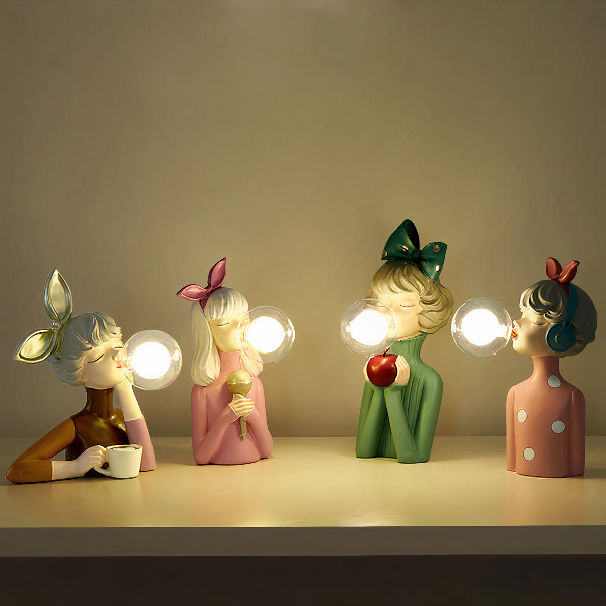 Handgefertigte Tischlampe mit USB-Anschluss