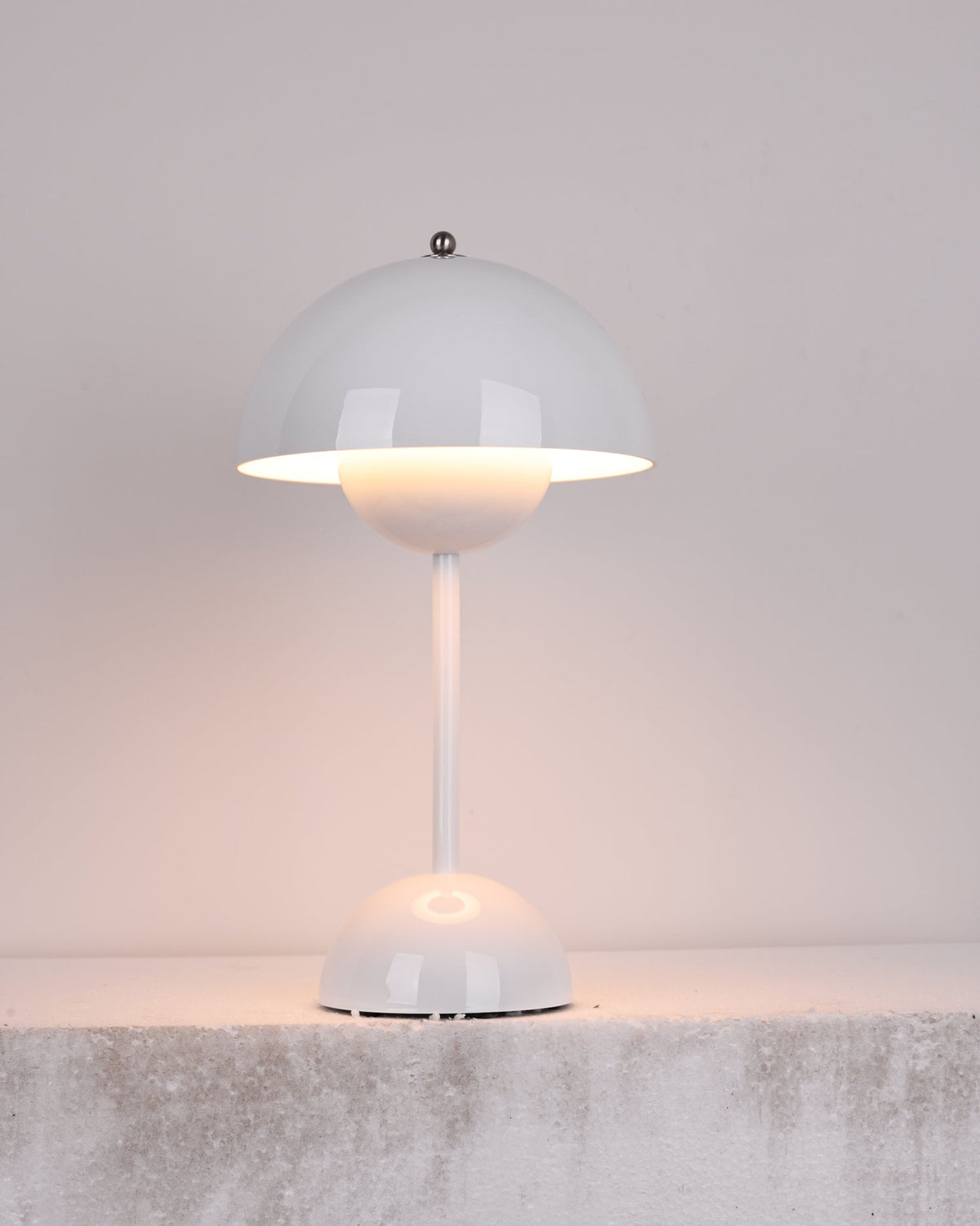 Dimmbare LED-Tischleuchte mit Akku und Touch-Steuerung