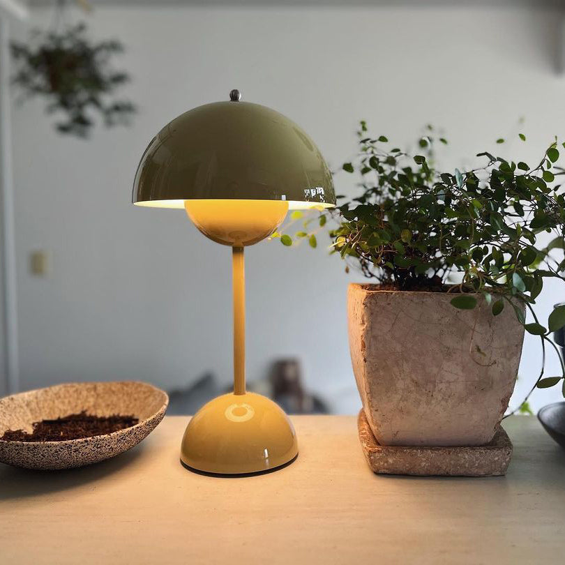 Dimmbare LED-Tischleuchte mit Akku und Touch-Steuerung