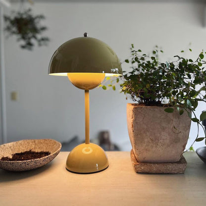 Dimmbare LED-Tischleuchte mit Akku und Touch-Steuerung