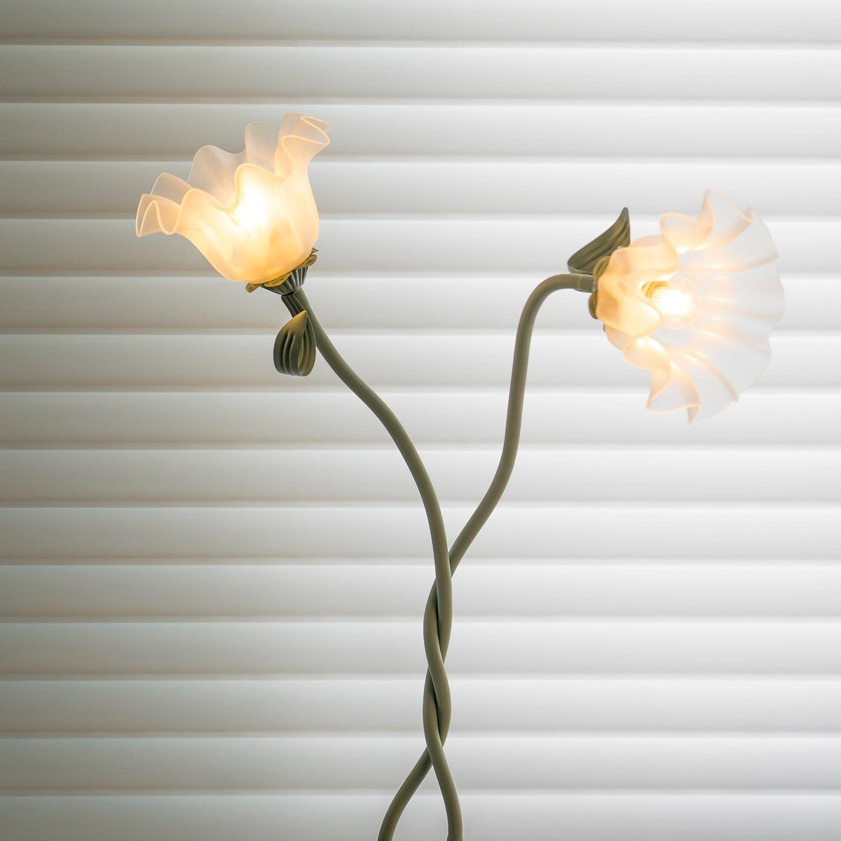 Design-Stehleuchte in Blumenform aus Metall 170 cm