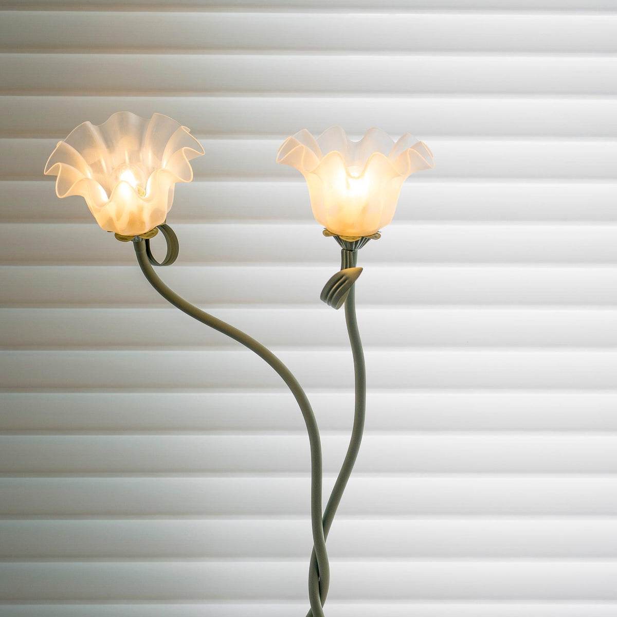 Design-Stehleuchte in Blumenform aus Metall 170 cm