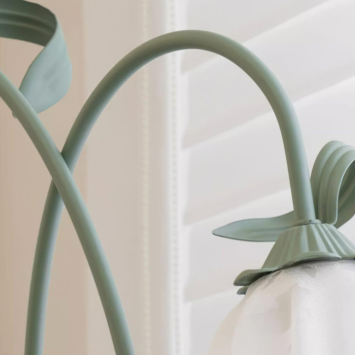 Design-Stehleuchte in Blumenform aus Metall 170 cm