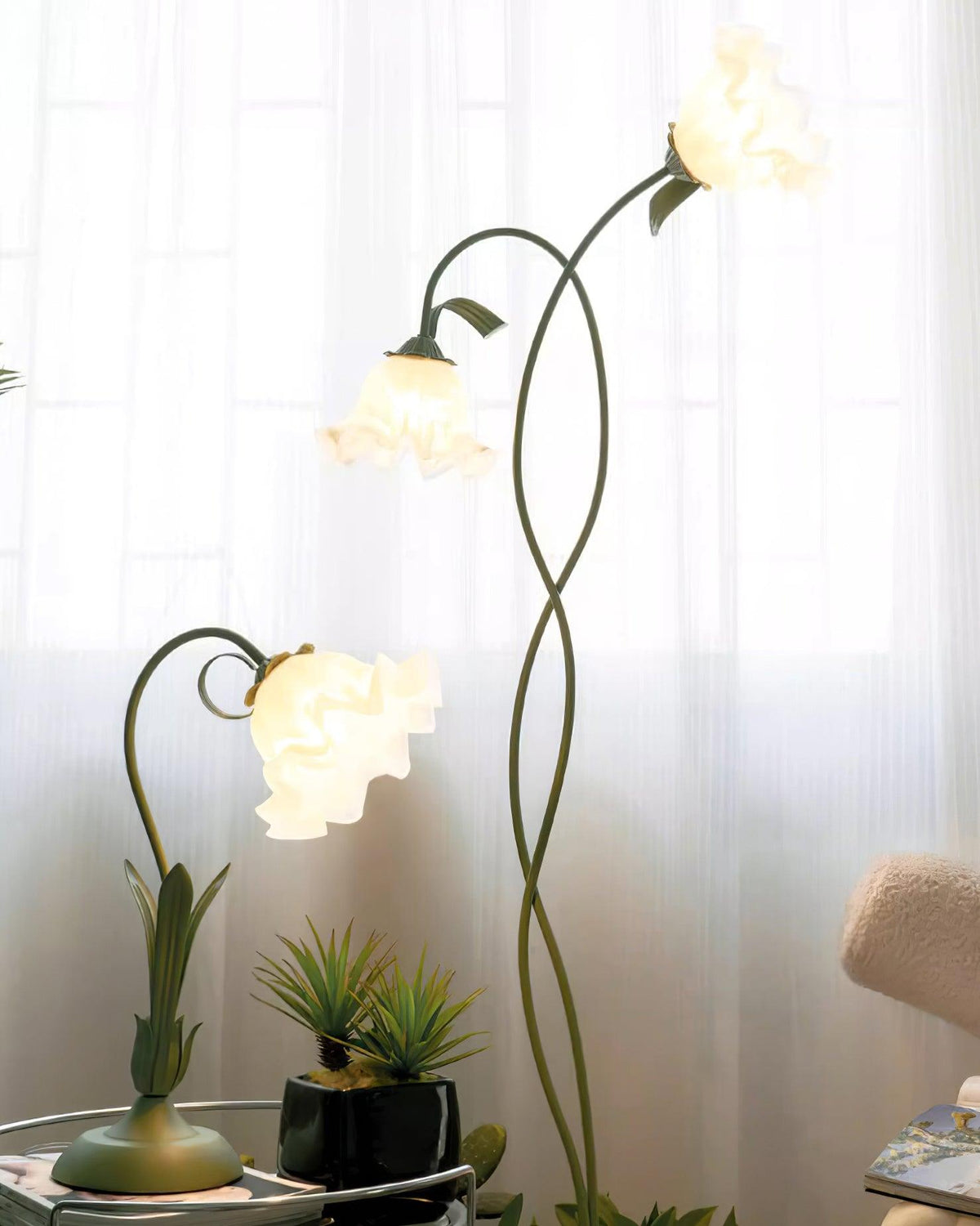 Design-Stehleuchte in Blumenform aus Metall 170 cm