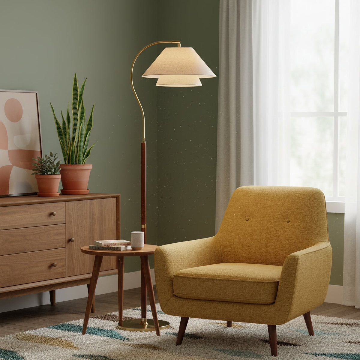 Elegante Stehleuchte mit doppeltem Stoffschirm und Holzdetails