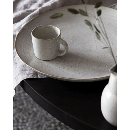 Kaffeetasse aus Steingut mit gesprenkelter Glasur