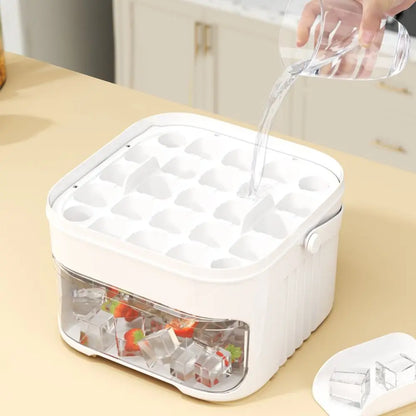 Eiswürfelbereiter mit praktischer Schublade
