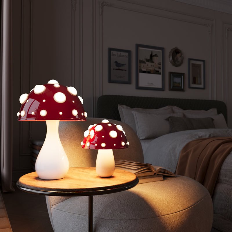 Pilzförmige LED-Tischleuchte mit warmweißem Licht