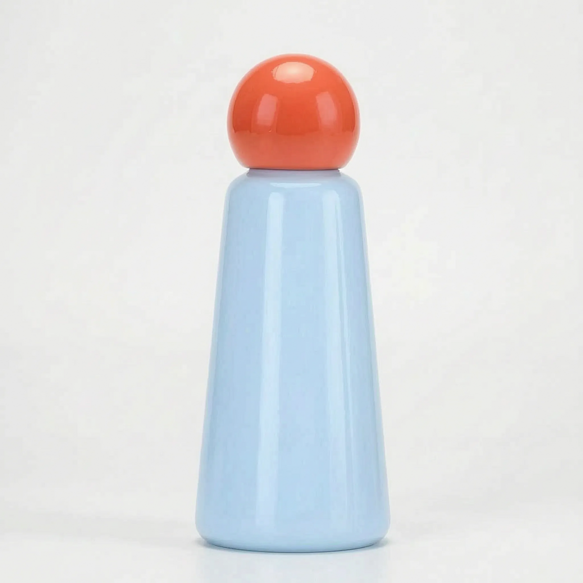 Isolierte Trinkflasche mit Kugelverschluss