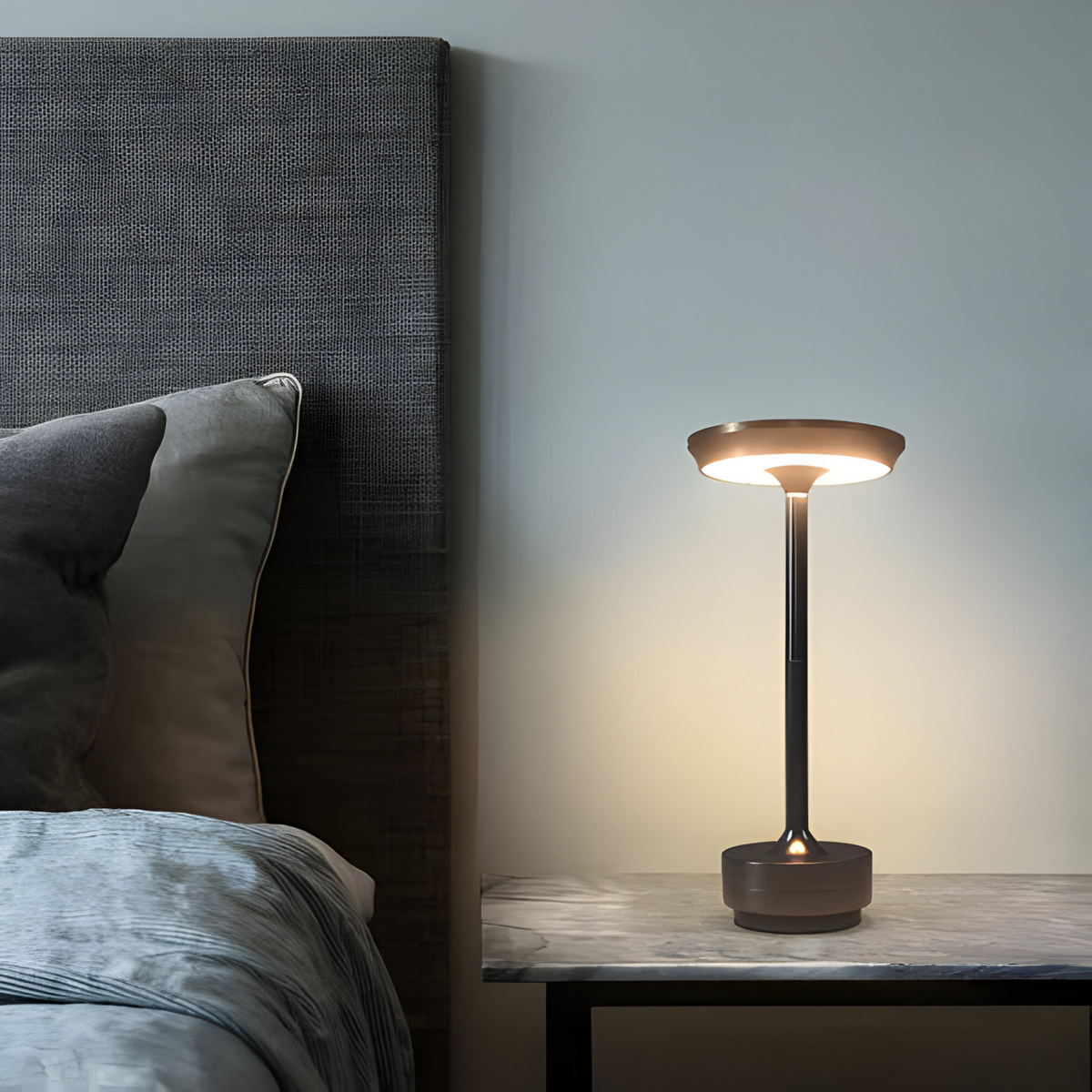 Drahtlose LED-Tischlampe mit Touch-Dimmfunktion
