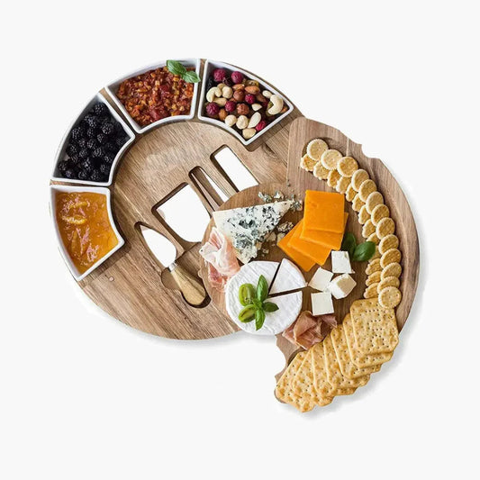 Käsebrett-Set mit Keramikschalen und Messern