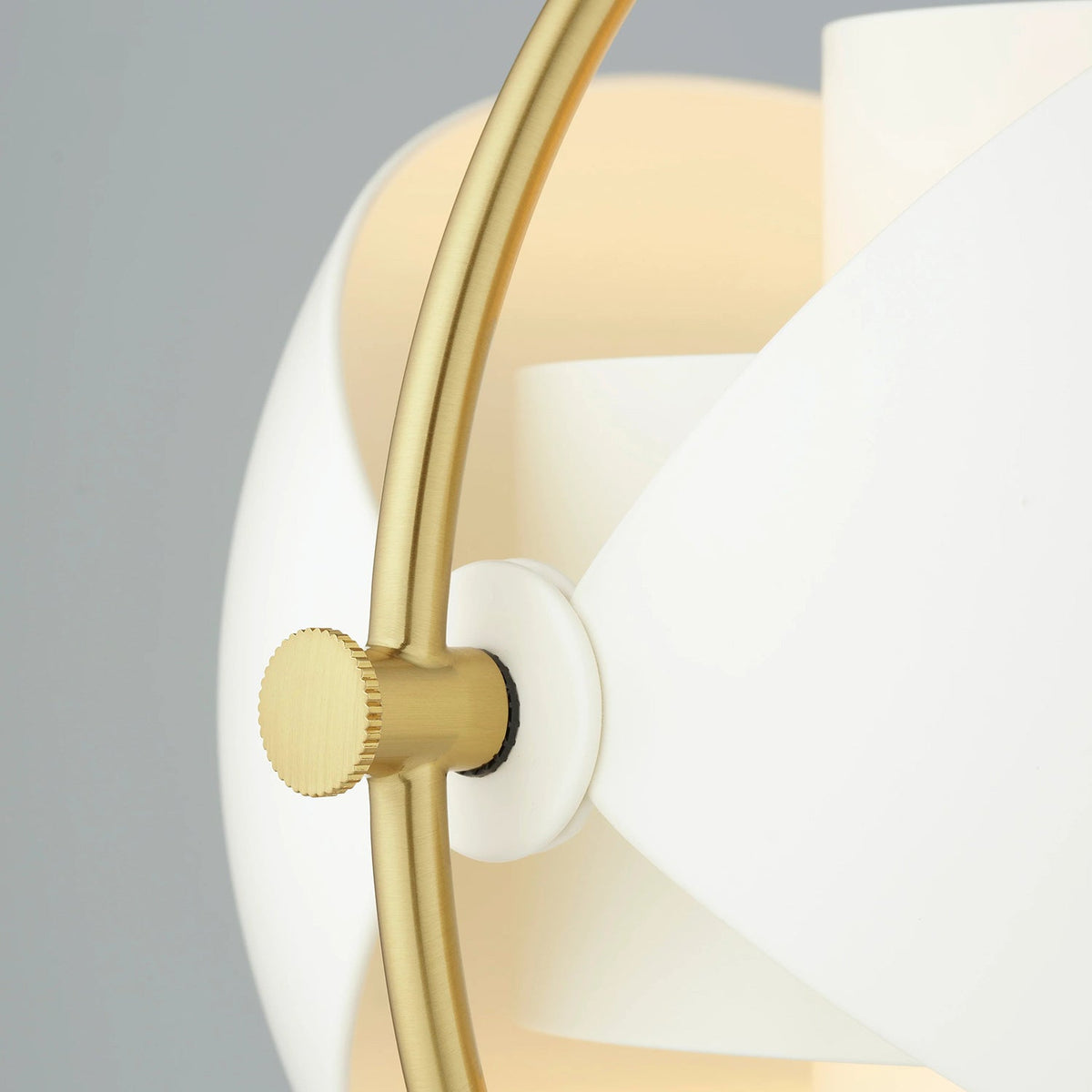Tragbare LED-Tischleuchte mit Akku und Dimmfunktion