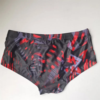 Körperbetonte Badehose im brasilianischen Stil