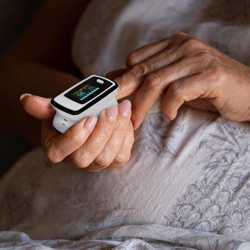 Digitales Finger-Pulsoximeter mit OLED-Display