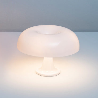 Pilzförmige Tischleuchte mit 4 Lichtquellen