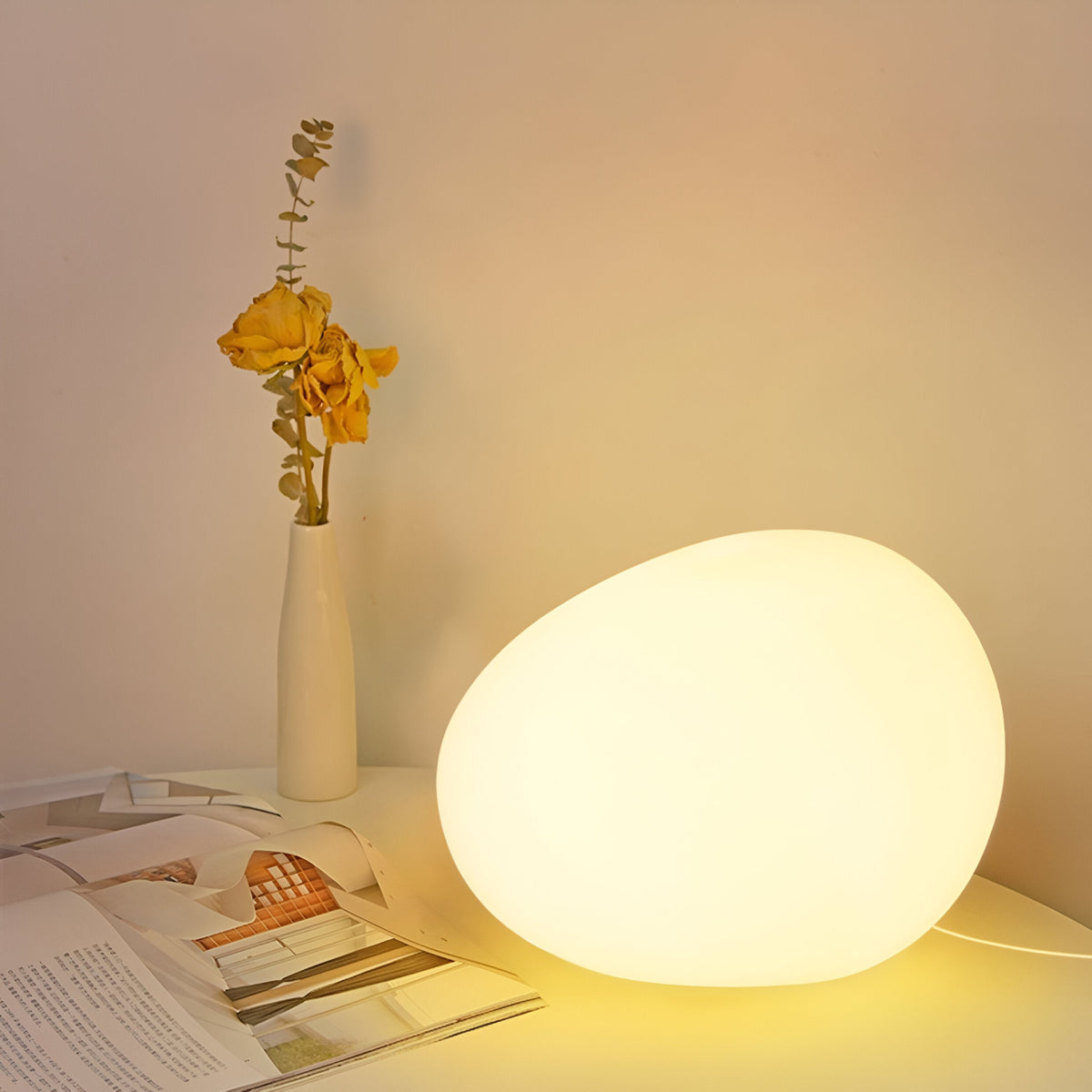 LED-Tischleuchte in Steinoptik mit 3 Lichtfarben