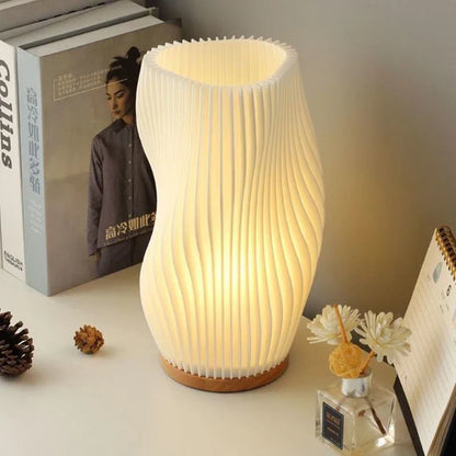 Dimmbare Glas-Tischlampe mit Wellenförmigem Schirm