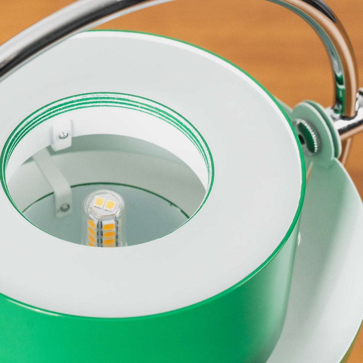 Tragbare LED-Tischleuchte mit Akku und Dimmfunktion